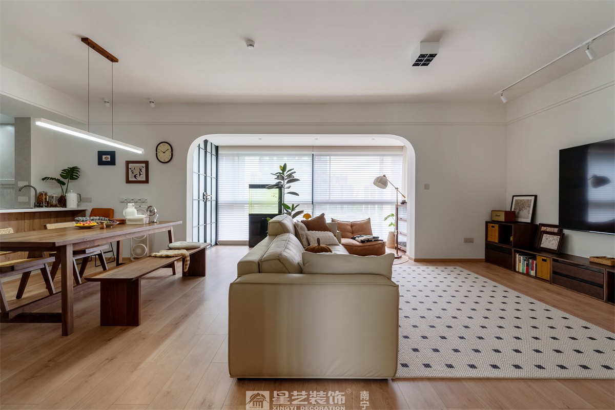 金科博翠山180平中古風(fēng)裝修客廳完工實(shí)景圖