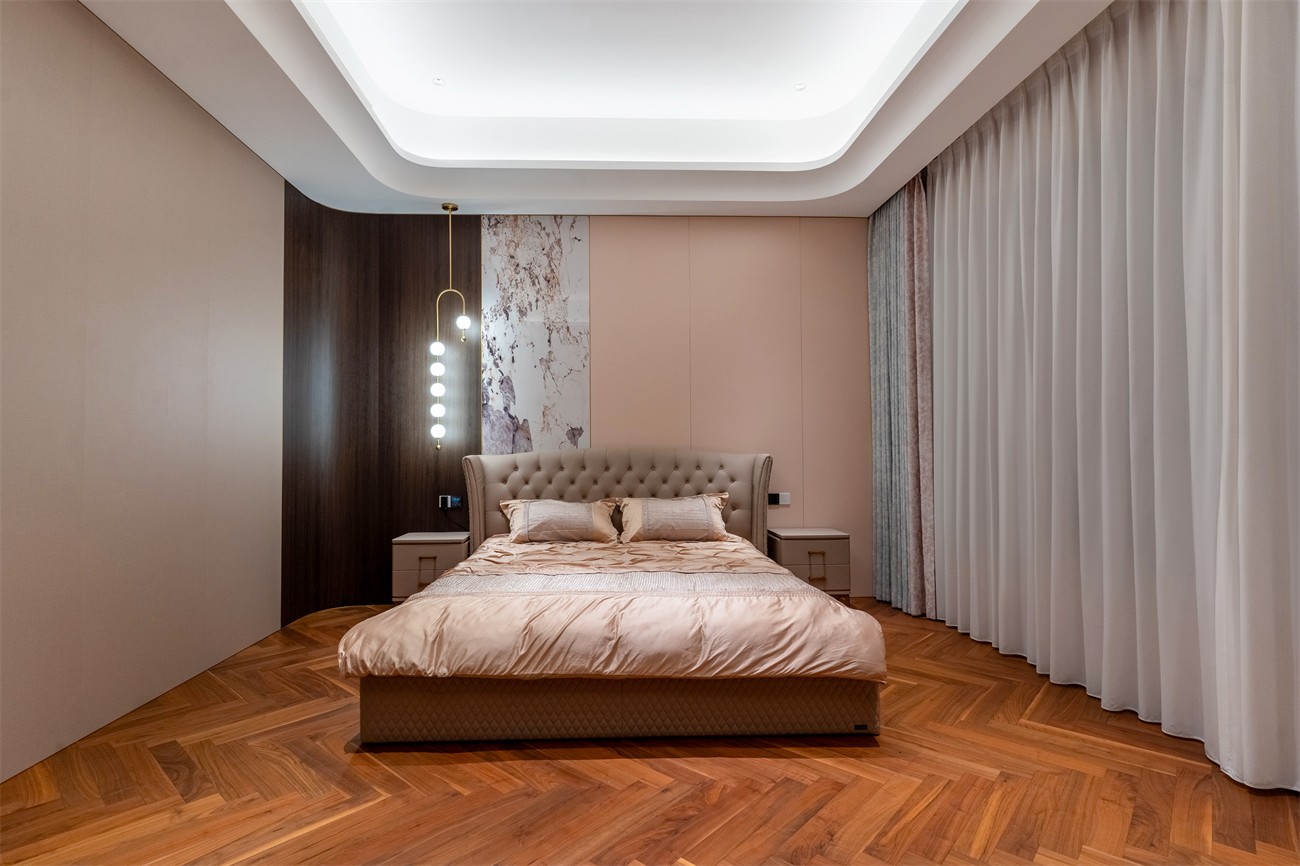 嘉和城依云灣800平現(xiàn)代輕奢臥室裝修完工實(shí)景圖