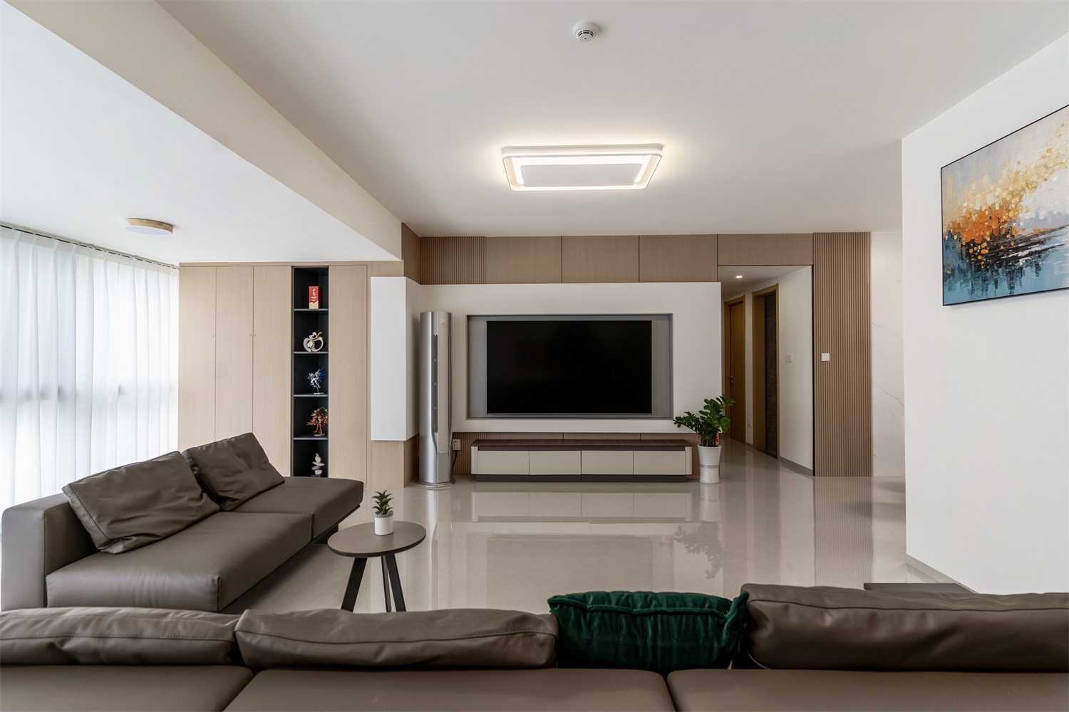 上水灣155平現(xiàn)代風(fēng)格客廳裝修實(shí)景圖