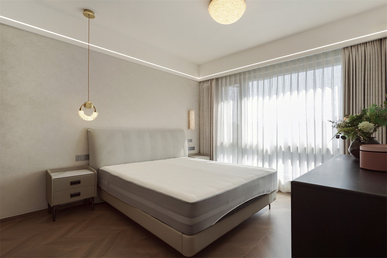 中海湖上景明意式輕奢137平臥室裝修實景圖