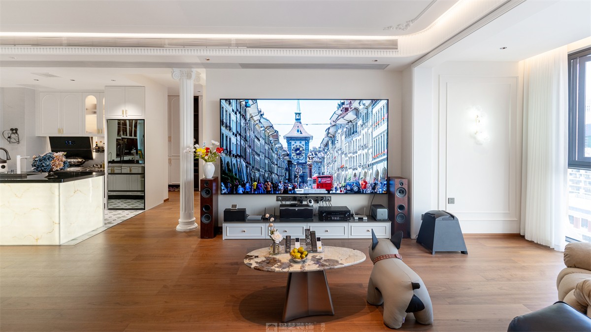 建發(fā)縵云143平法式風格客廳裝修實景圖